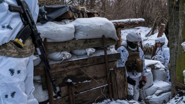 Soldados ucranianos na fronteira
