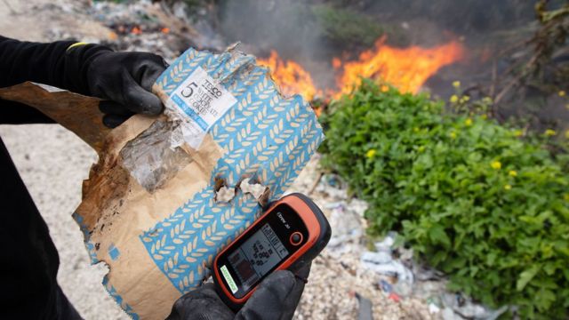 Greenpeace'in araştırması İngiltere'de geri dönüşüm kutularına atılan plastiklerin Adana'da yakıldığını veya çevreye atıldığını ortaya koydu