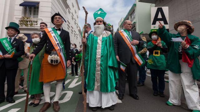 In pictures: St Patrick's Day parades return - BBC News