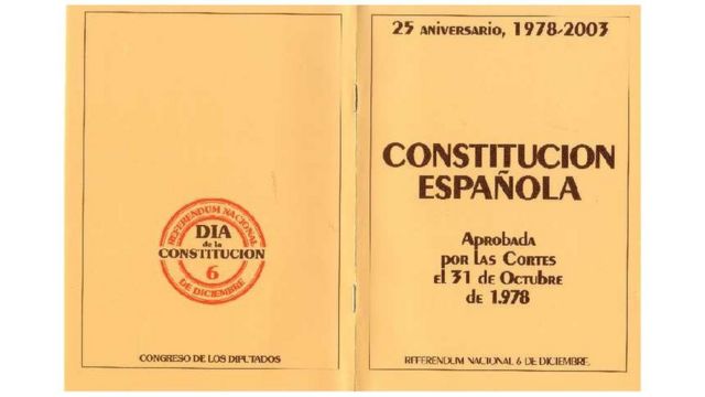 Constitución española, versión reeditada en su 25 aniversario.