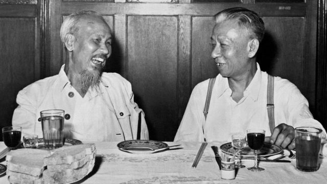 Lãnh tụ Bắc VN, ông Hồ Chí Minh ăn trưa cùng Chủ tịch TQ Lưu Thiếu Kỳ tại Bắc Kinh tháng 8/1959