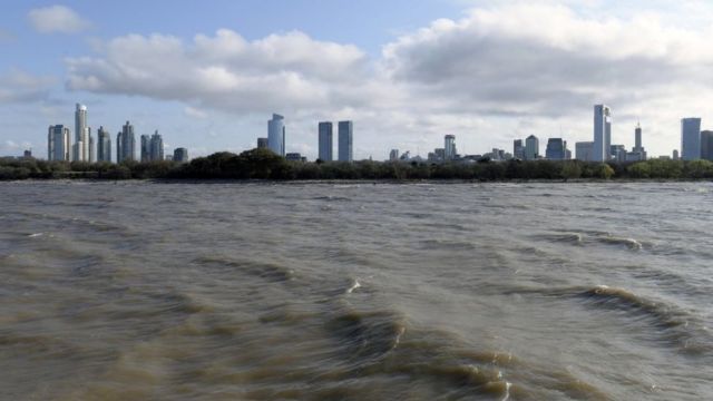 Vista de la Ciudad de Buenos Aires desde el Río de la Plata.
