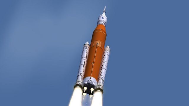 Illustration of SLS during launch