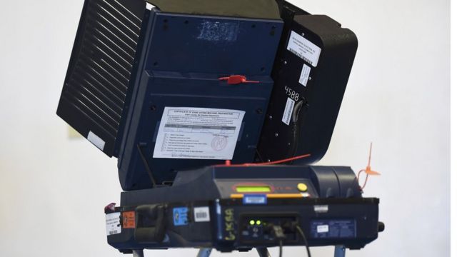 Imashini zikoreshwa mu gutora muri Amerika ngo zigiye kwongerwa umutekano