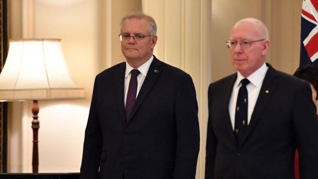 Ông Scott Morrison (trái) và David Hurley