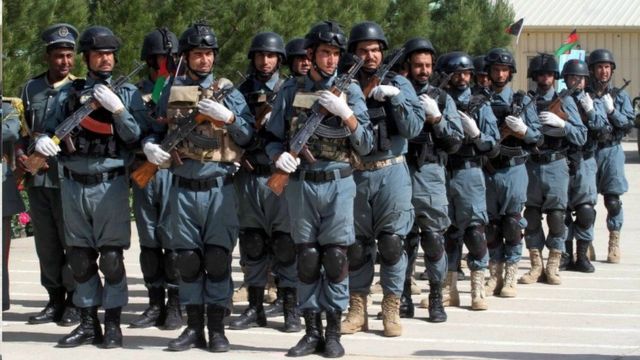 درب الغرب عشرات الآلاف من القوات الحكومية الأفغانية