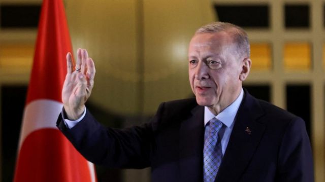 Recep Tayyip Erdogan waving