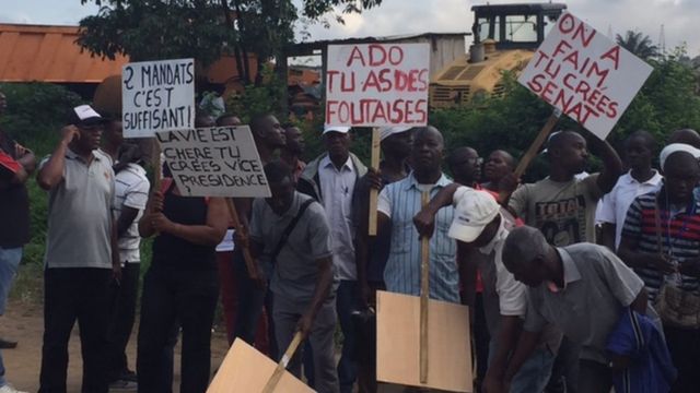 Les opposants réclament "le retrait pur et simple" de la nouvelle Constitution ivoirienne.