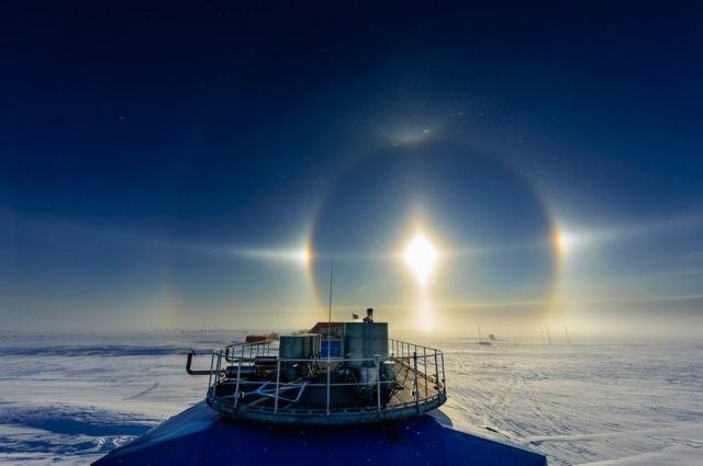 Michal Krzysztofowicz: halo de sol sobre Halley