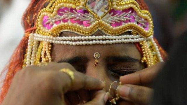 দক্ষিণ এশিয়ার সমাজে পণপ্রথা চলে আসছে শত শত বছর ধরে