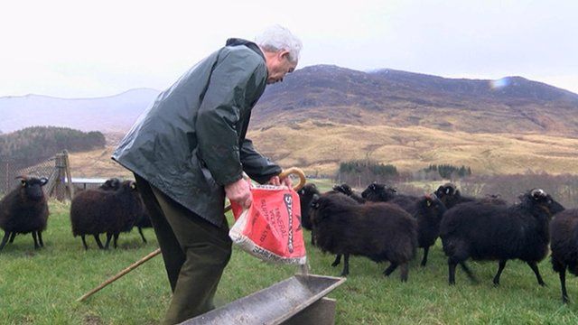 Cìobair a' leigeal dheth a dhreuchd aig 83