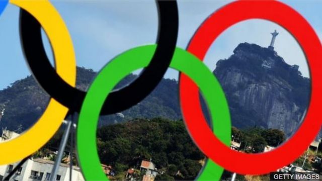 Anillos olímpicos en Río de Janeiro, Brasil.