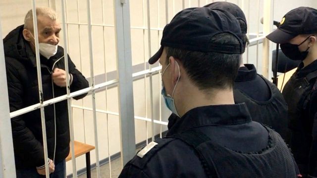 Юрий Дмитриев в зале суда