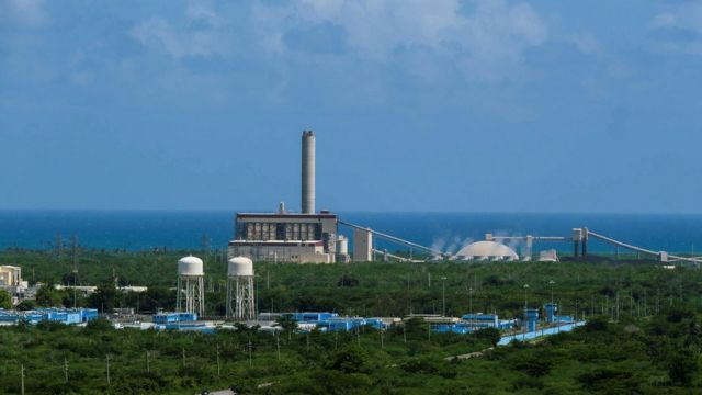 La planta AES, en el sur de Puerto Rico, que produce energía con carbón.