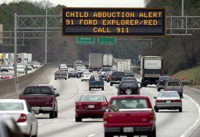 Una Alerta AMBER en una carretera de EE.UU.