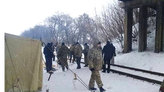 Активісти на залізничні колії