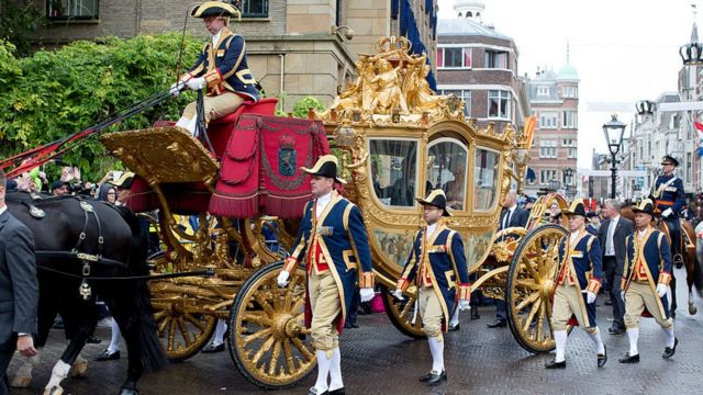 De Gouden Koets arrives at the Noordeinde Palace in 2015