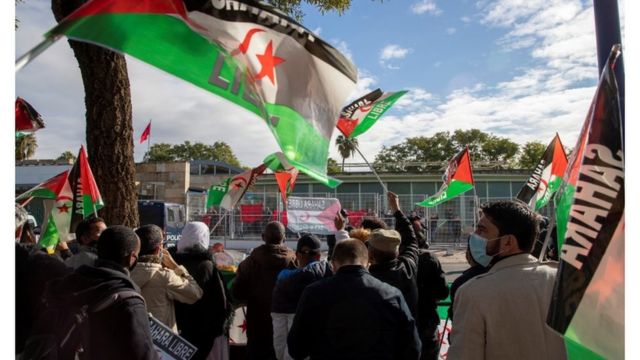Demonstrations in front of the Moroccan consulate in Seville in support of the Sahrawi people