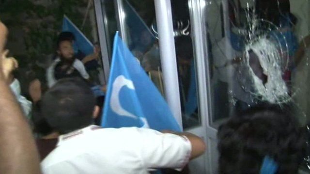Protesters smash windows at Thai consulate in Istanbul