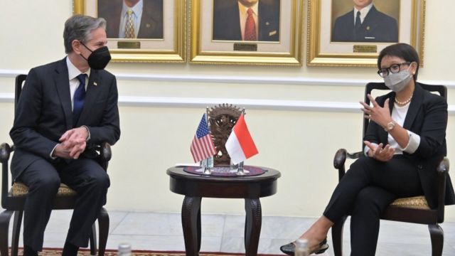 ब्लिंकन और इंडोनेशिया की विदेश मंत्री रेत्नो मर्सुदी