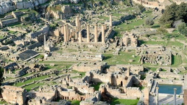 Foto panorâmica das ruínas de Cirene