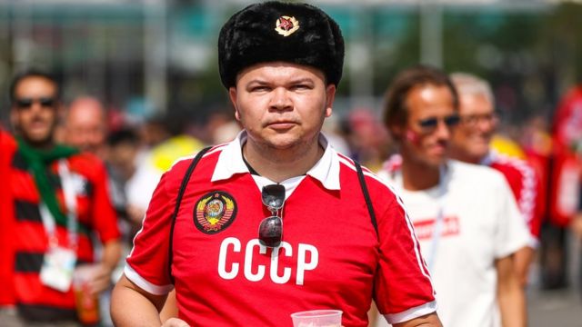 болельщик в футболке СССР