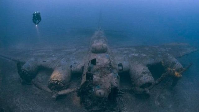 Los restos increíblemente preservados de un B-17 cerca de Vis, en Croacia. Foto: Steve Jones/www.millionfish.com