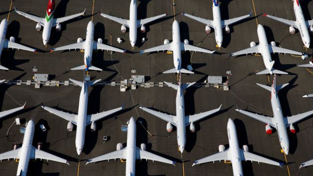华盛顿州西雅图波音公司厂房停机坪上停泊的波音737Max客机（资料图片）