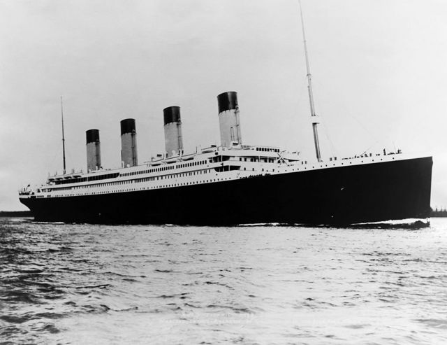 泰坦尼克号是当时世界上最大的远洋邮轮。