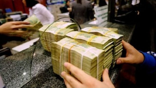 TS Lê Đăng Doanh hy vọng tình hình ngân hàng trong thời gian sắp tới sẽ ổn định hơn