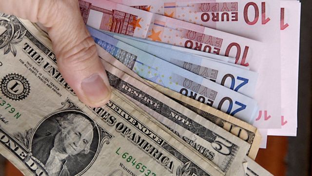 Agua M ltiple Perfecto Un Millon De Pesos Colombianos En Euros Madera 