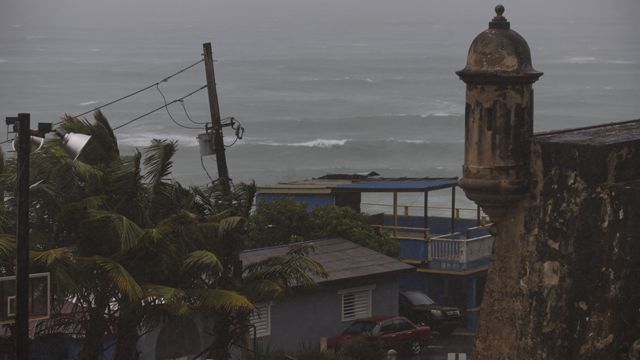 Corte de cabos de eletricidade em San Juan, capital de Porto Rico