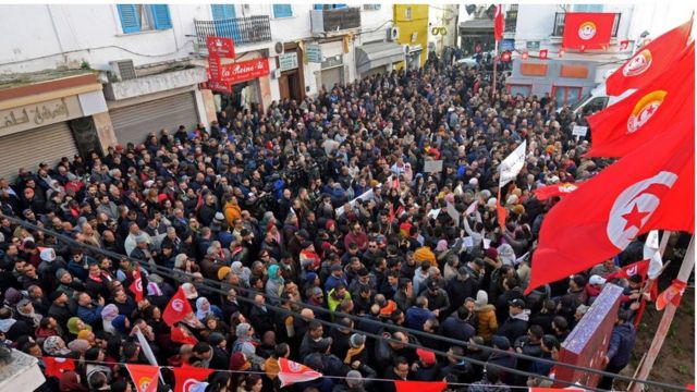 متظاهرون في تونس