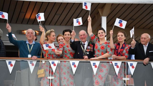 ветеранов чествуют