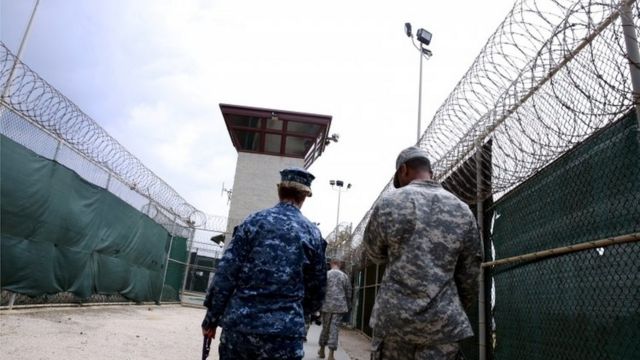 米国防総省によると、今回の移送でグアンタナモ収容施設の収容者数は61人となる
