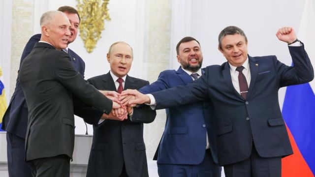 Как прежде уже не будет. В Кремле подписали договоры о присоединении  четырех оккупированных регионов Украины - BBC News Русская служба