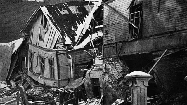Casas bombardeadas en Finlandia durante la Segunda Guerra Mundial.