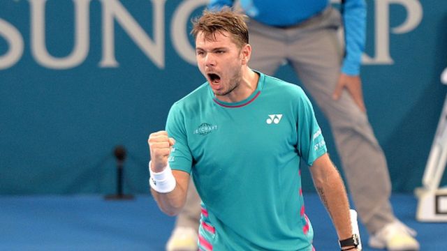 Stanislas Wawrinka a obtenu son billet pour les demi-finales en éliminant le Britannique Kyle Edmund en trois manches également (6-7, 6-4, 6-4).