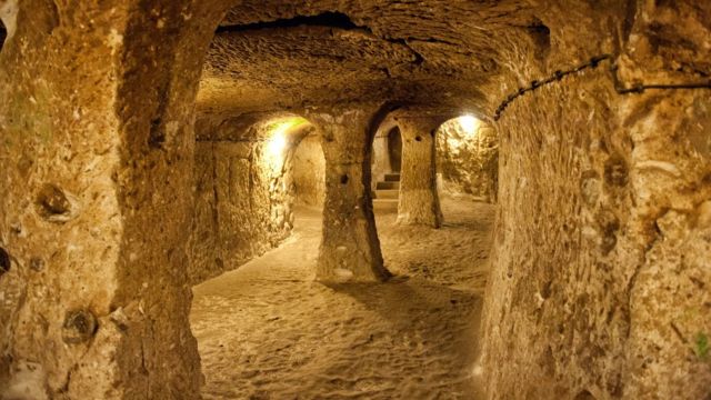 代林库尤由地下85米18层的隧道组成(photo:BBC)
