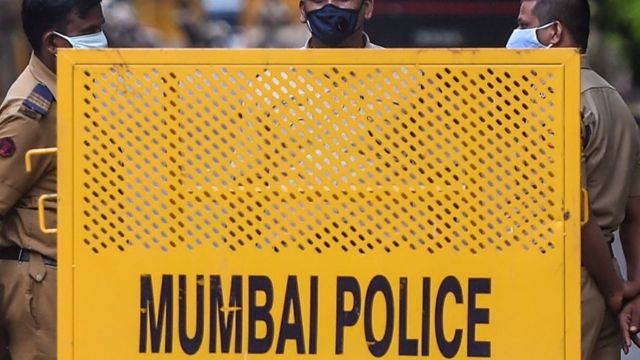 महाराष्ट्र पोलीस, मुंबई पोलीस, राजकारण