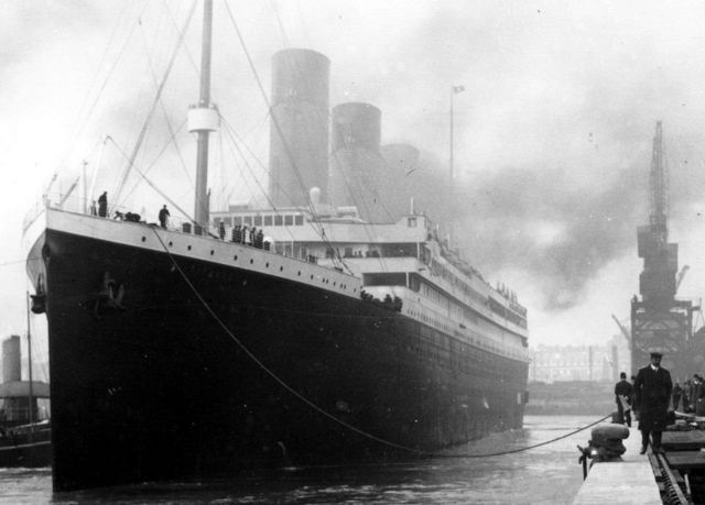 انطلقت تيتانيك في رحلتها الأولى من ساوثهامبتون ظهرا في 10 أبريل 1912