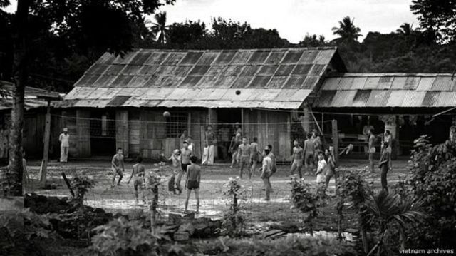 Nhà nước Việt Nam nhiều lần cho rằng các học viên học tập ở các trại cải tạo sau 30/4/1975 đều được đối xử tốt đẹp, nhân đạo.