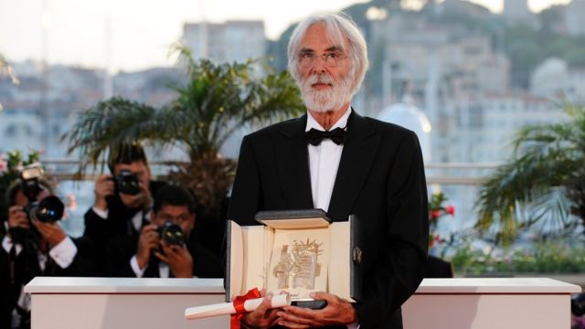 Haneke Altın Palmiye ödülünü alırken