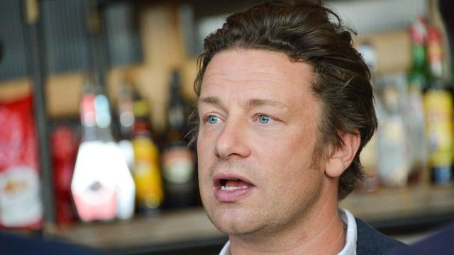 Império de Jamie Oliver entra em falência e ameaça mais de mil