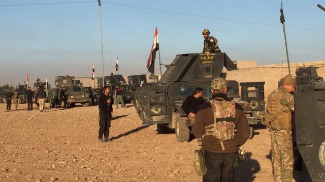Iraq-I Golden Battalion advances towards Mosul. Picture: Feras Kilani