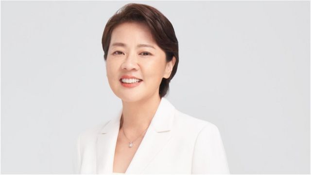 Huang Shanshan has been the deputy mayor of Taipei for three years, and she is deeply rooted in the hearts of the people with her diligent and calm image.