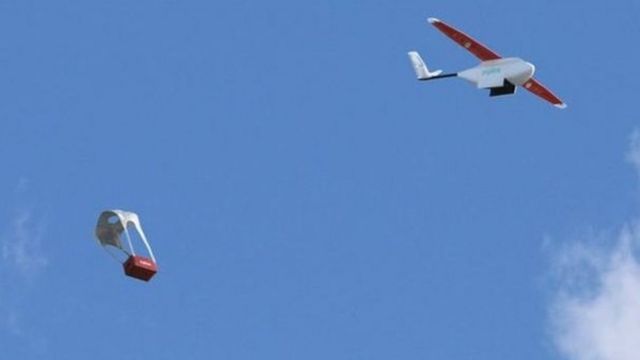Les drones peuvent atteindre 70 kilomètres par heure en plein vol et effectuer jusqu'à 150 livraisons par jour.