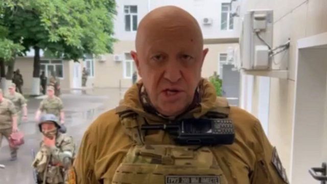 Prigozhin habla a la cámara en uno de sus videos
