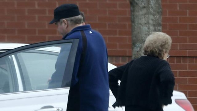 John Hinckley Jr será liberado aunque con restricciones, según ordenó el juez.