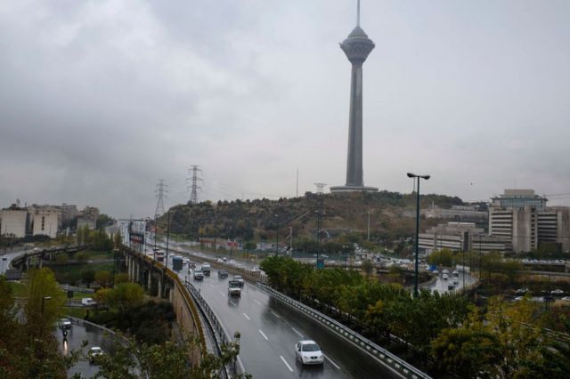 مسئولان حمل و نقل تهران میگویند رفت و آمد در اولین روز اجرای طرح مانند روزهای گذشته بوده و کاهش چشمگیری نداشته است